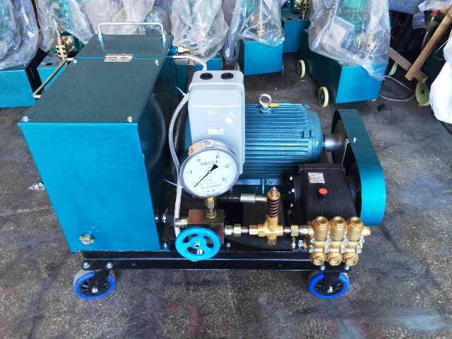 电动试压泵3DY15进口泵头型